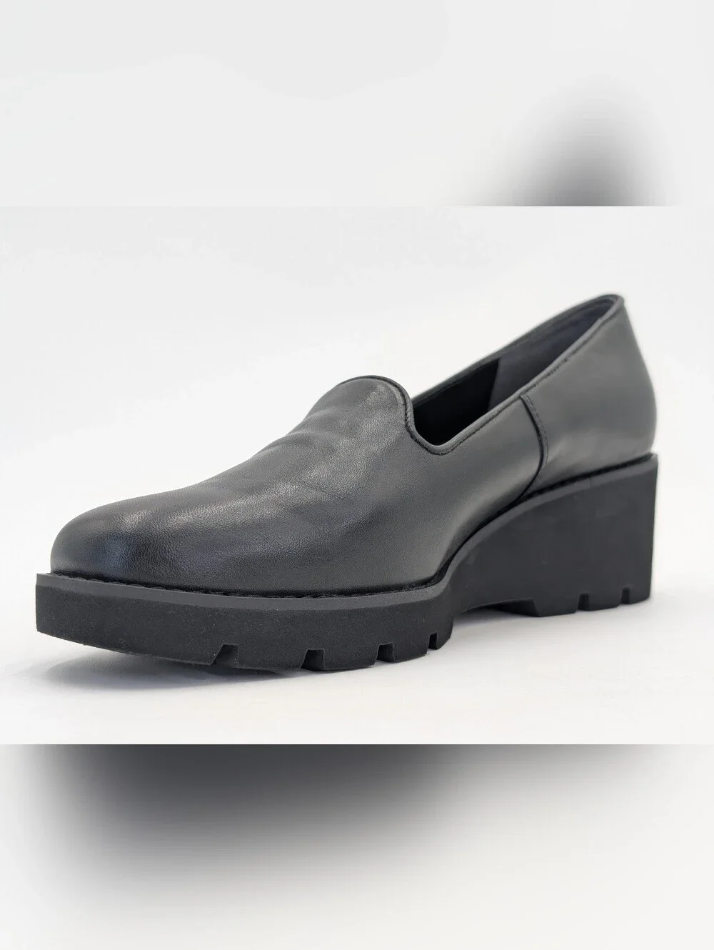 Vionic Willa Size 9 Genuine Smooth Black Leather Slip-On Moc-Toe Wedge Loafers